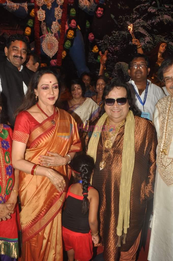Hema Malini, Bappi Lahiri at Shree Kali durga puja in Mumbai on 1st Nov 2013