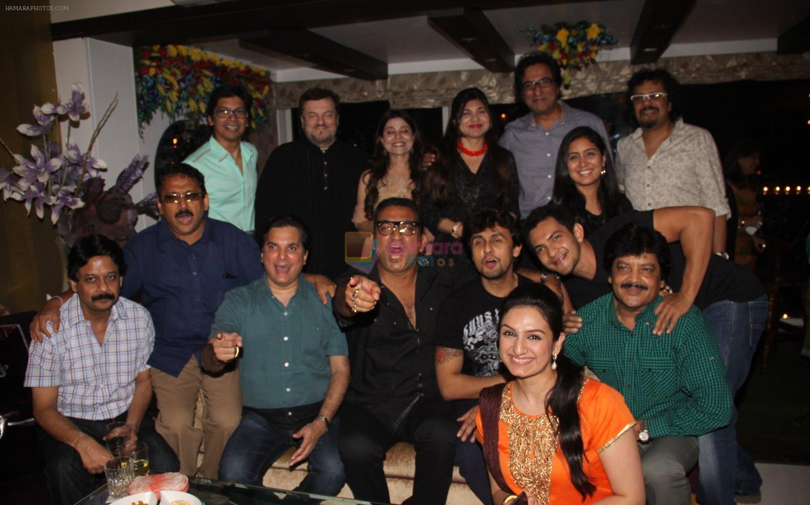 Bollywood singers at Abhijeet Bhattacharya's birthday party on 30th October 2013