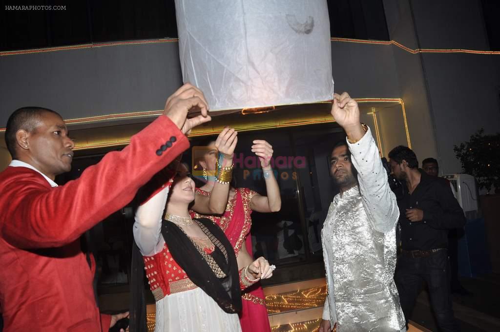 Urvashi Sharma, Sachiin Joshi, Sucheta Sharma at Sachiin Joshi & Urvashi Sharma's Diwali party in Powai, Mumbai on 2nd Nov 2013