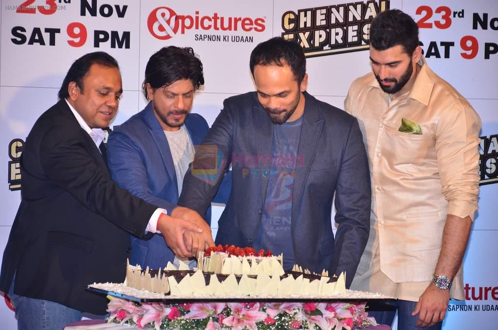Shahrukh Khan, Rohit Shetty, Nikitin Dheer at Chennai Express success bash in Mumbai on 6th Nov 2013