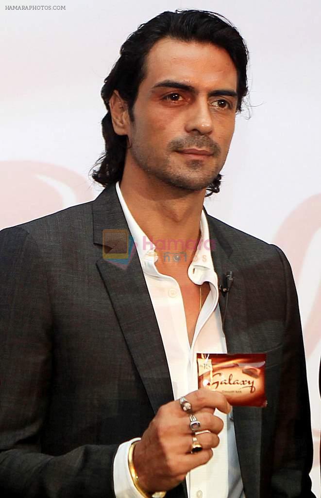 Arjun Rampal at the launch of Galaxy tablet Chocolate brand in Delhi on 7th Nov 2013