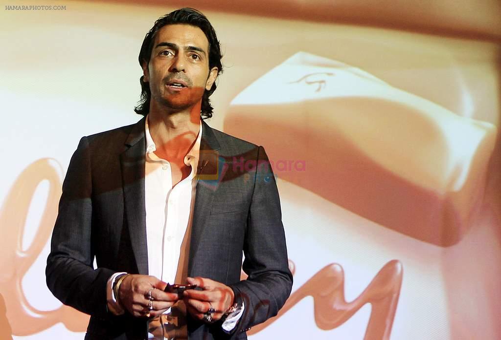 Arjun Rampal at the launch of Galaxy tablet Chocolate brand in Delhi on 7th Nov 2013