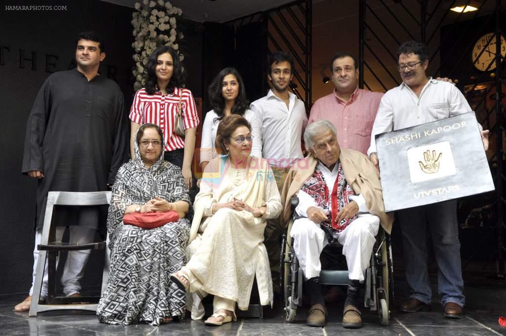 Shashi Kapoor's hand impression launch at Prithvi in Mumbai on 9th Nov 2013