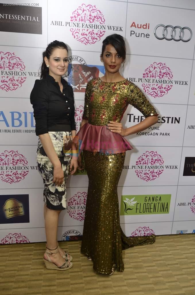 Mugdha Godse at Nitya Bajaj Show at ABIL Pune Fashion Week on 9th Nov 2013