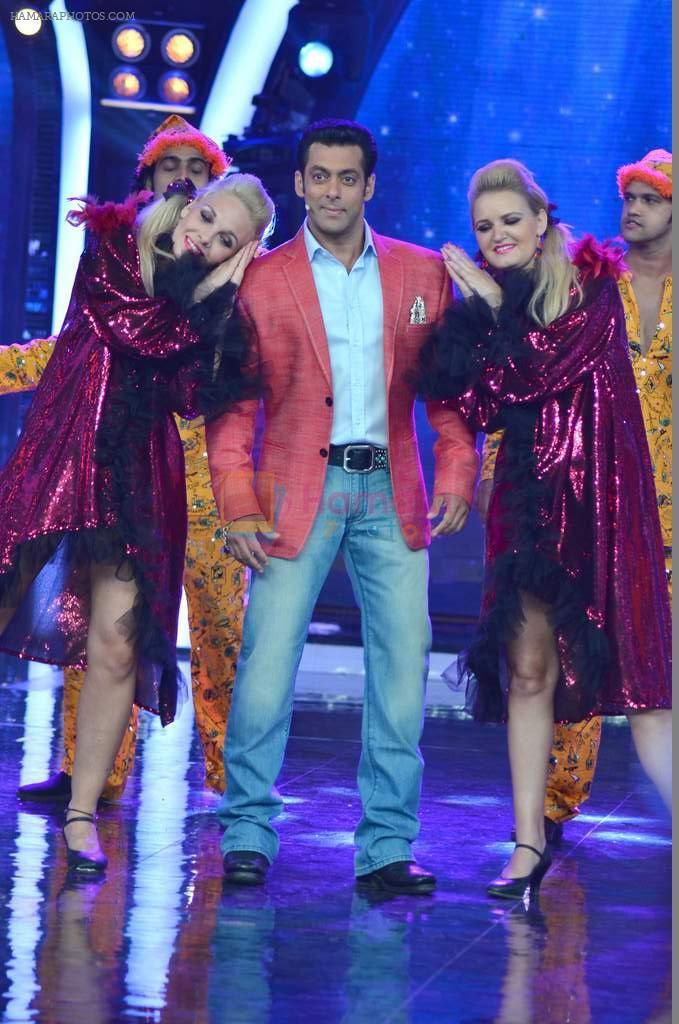 Salman Khan on the sets of Bigg Boss 7 in Mumbai on 9th Nov 2013