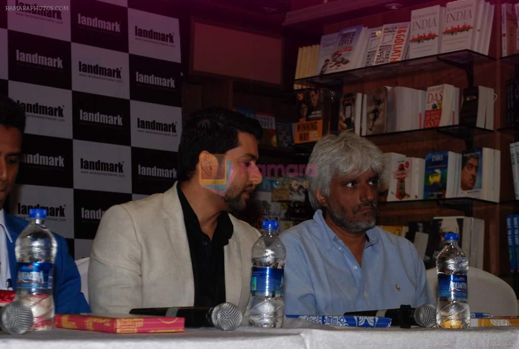 Aftab Shivdasani at The other side book launch in Landmark, Mumbai on 15th Nov 2013