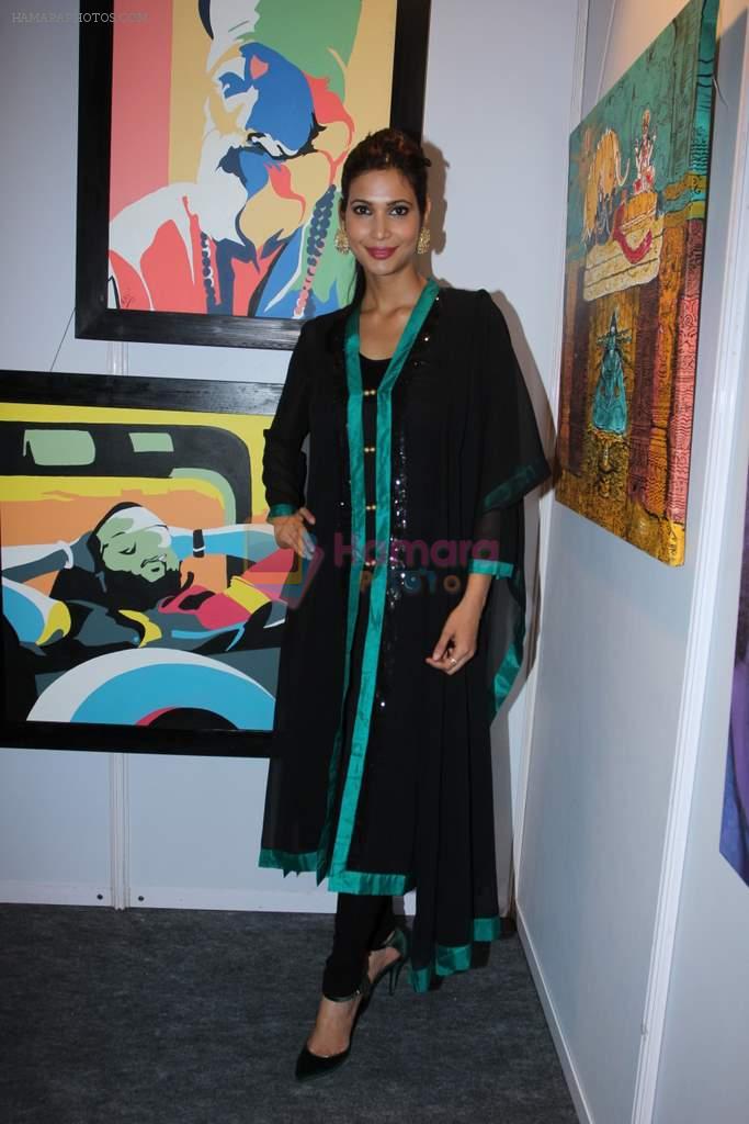 Prachi Mishra at Phoenix art exhibition in nehru Centre, Mumbai on 19th Nov 2013