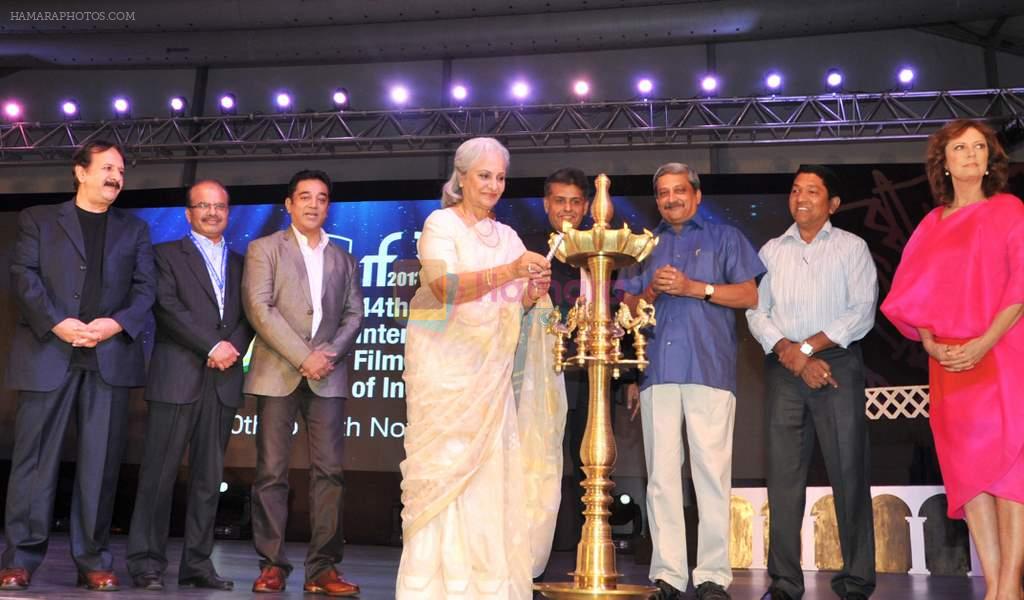 Waheeda Rehman at IIFI Goa opening on 20th Nov 2013