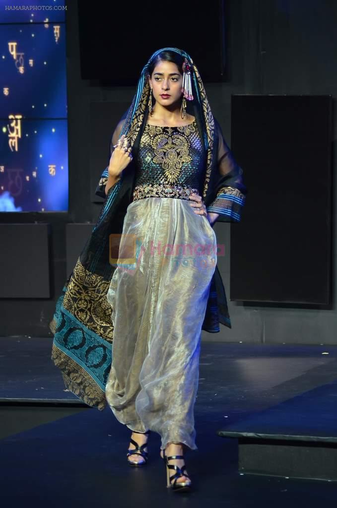 Model walk for Suneet Varma Show at BLENDERS PRIDE FASHION TOUR 2013 Day 1 in Mumbai on 23rd Nov 2013