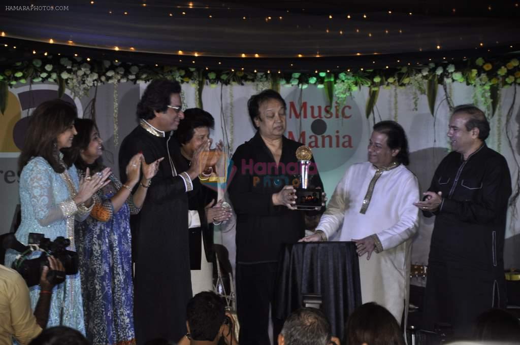 Pankaj Udhas, Talat Aziz and Anup Jalota at Music Mania evening in Mumbai on 26th Nov 2013