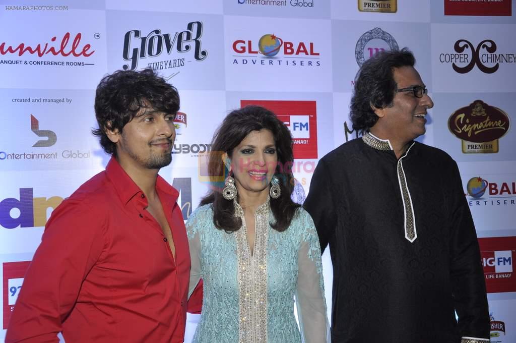 Sonu Nigam, Talat Aziz, Bina Aziz at Music Mania evening in Mumbai on 26th Nov 2013