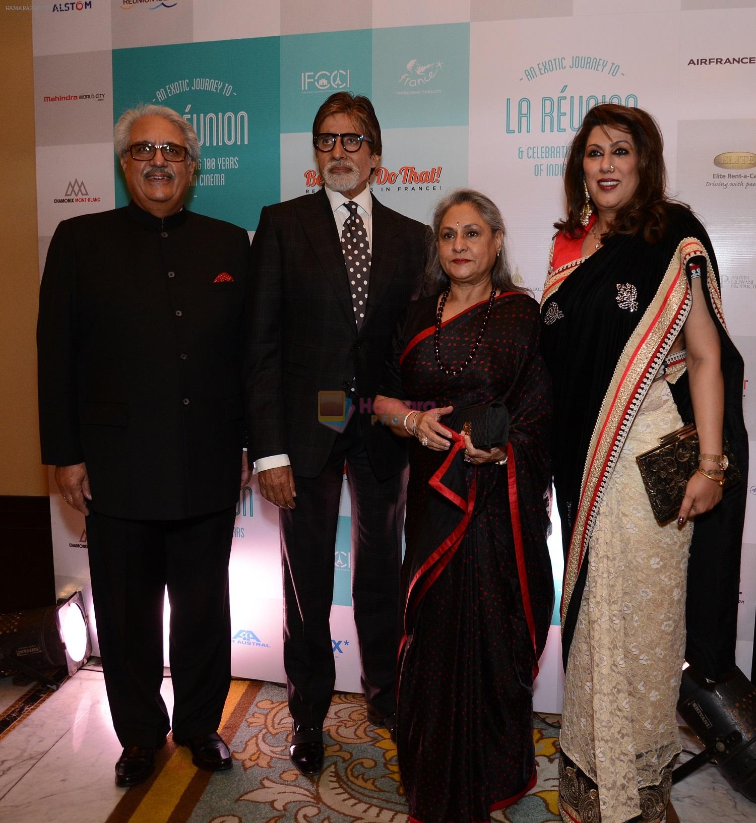 Sunand Sharma, Amitabh bachchan, Jaya bachchan, renu Sethi at Atout France dinner in Taj Mahal Hotel, Mumbai on 26th Nov 2013