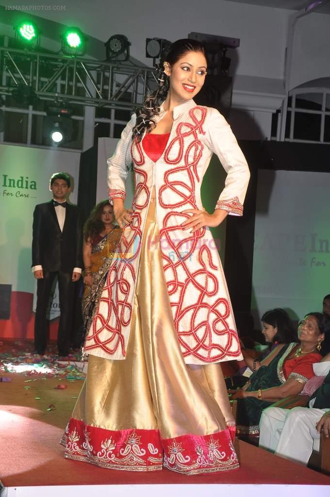 Debina Bonnerjee walk for Medscape fashion show in Hilton, Mumbai on 1st Dec 2013
