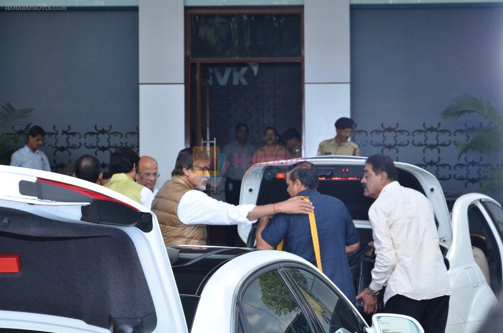 Amitabh Bachchan snapped as they take a charter flight in Santacruz, Mumbai on 4th Dec 2013
