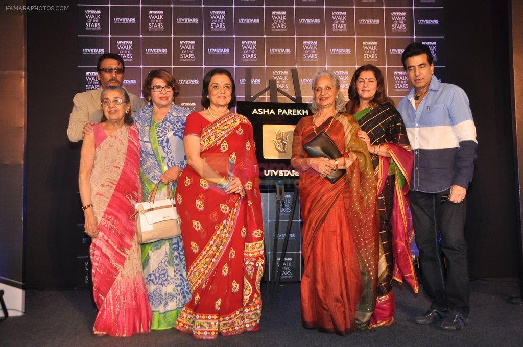 Jackie Shroff, Waheeda, Asha Parekh, Helen, Jeetendra, Dimple at Asha Parekh's Hand Imprint Unveiling At UTV Walk Of The Stars in Mumbai on 6th Dec 20