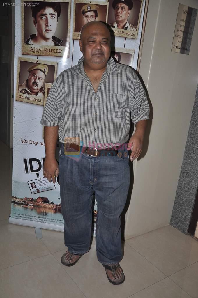 Saurabh Shukla at Identity card film on location in Mumbai on 9th Dec 2013