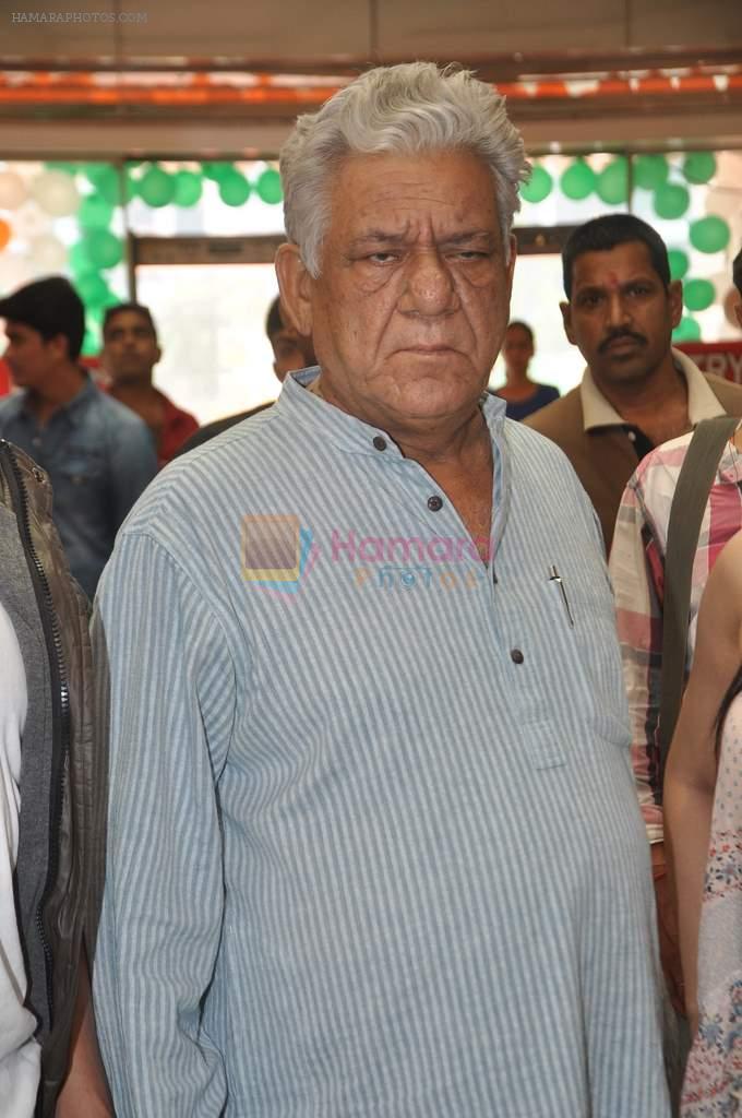 Om Puri on location of the film The Mall in Bhayander, Mumbai on 9th Dec 2013