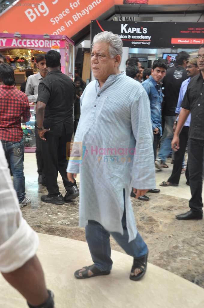 Om Puri on location of the film The Mall in Bhayander, Mumbai on 9th Dec 2013