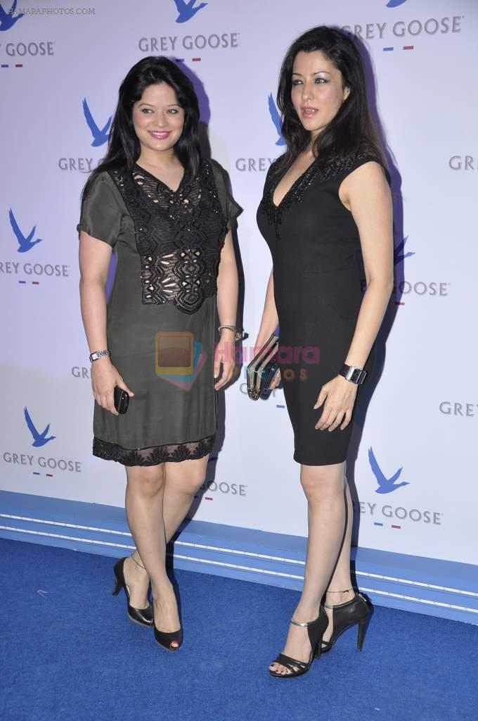 Aditi Gowitrikar, Arzoo Gowitrikar at Grey Goose in association with Noblesse fashion bash in Four Seasons, Mumbai on 10th Dec 2013