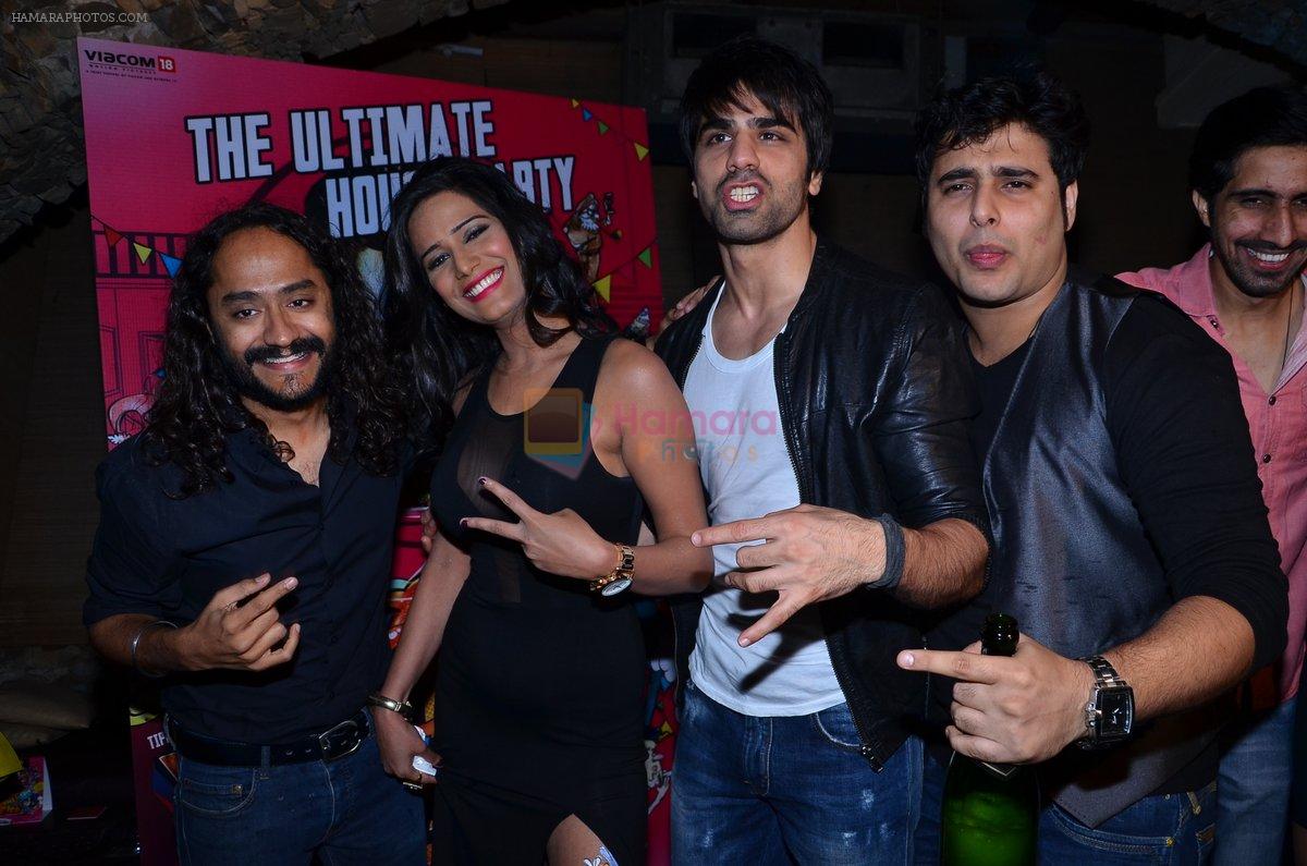 Poonam Pandey at WTF party for What The Fish movie in Mumbai on 10th Dec 2013