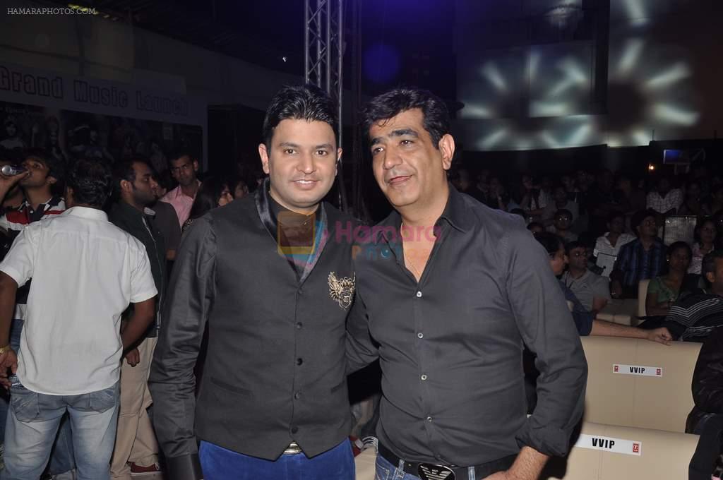 Bhushan Kumar, Kishan Kumar at Yaariyan Promotions in Mithibai College, Mumbai on 11th Dec 2013