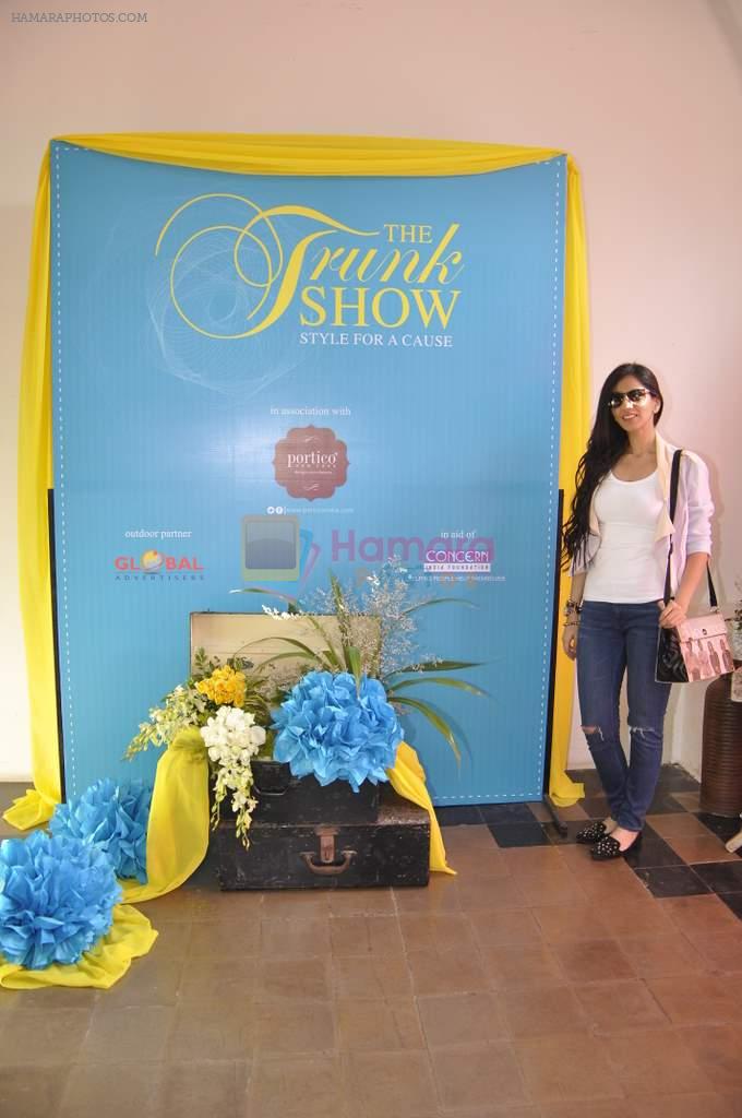 Nishka and Neeta Lulla hosts trunk show for Portico NEW York in Kala Ghoda, Mumbai on 11th Dec 2013