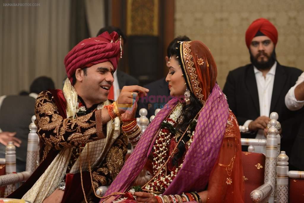 Sayali Bhagat and Navneet Pratap Singh's Wedding in Mumbai on 11th Dec 2013