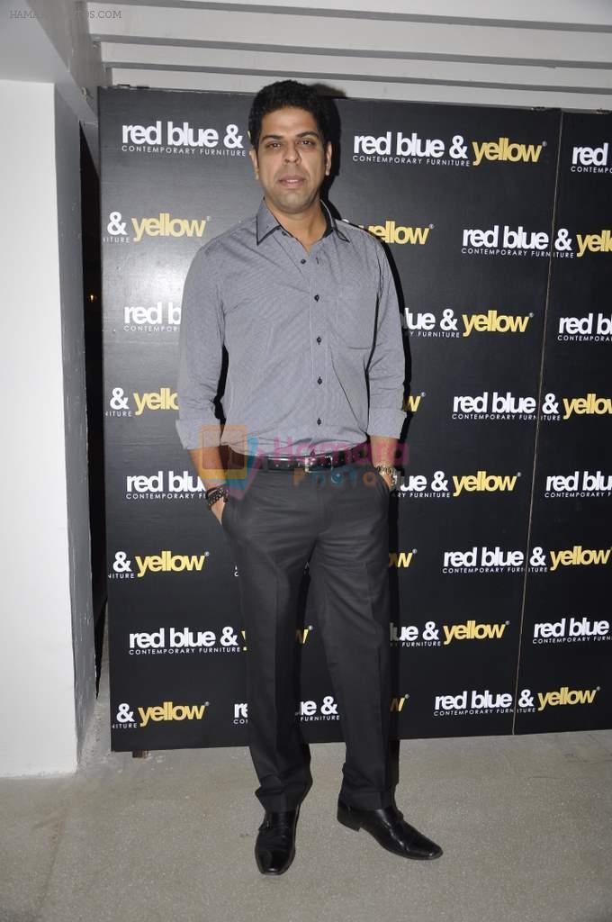 Murli Sharma at RED Blue and Yellow showroom's anniversary in Mahalaxmi, Mumbai on 13th Dec 2013