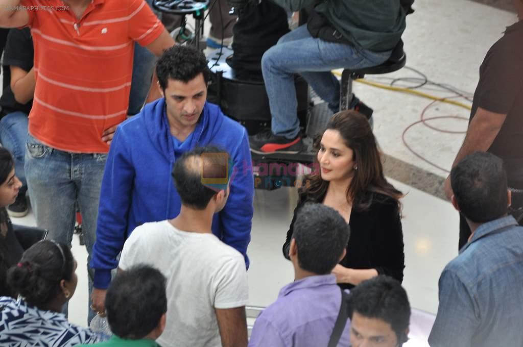 Madhuri Dixit shoots for Oral B advertisement in Oberoi Mall, Mumbai on 16th Dec 2013