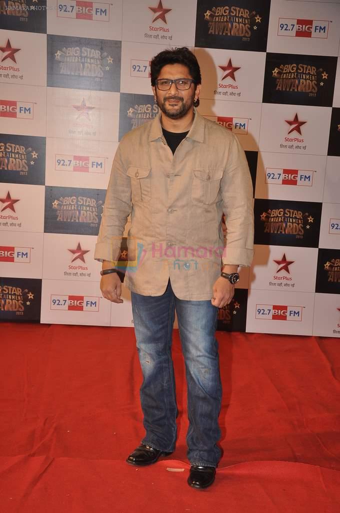 Arshad Warsi at Big Star Awards red carpet in Andheri, Mumbai on 18th Dec 2013