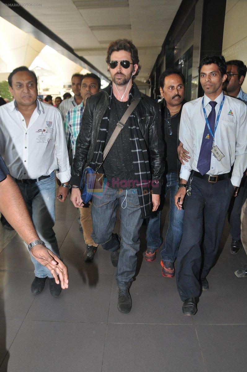 Hrithik Roshan returns from USA post medical check-up and Split with Sussanne news in Mumbai on 20th Dec 2013