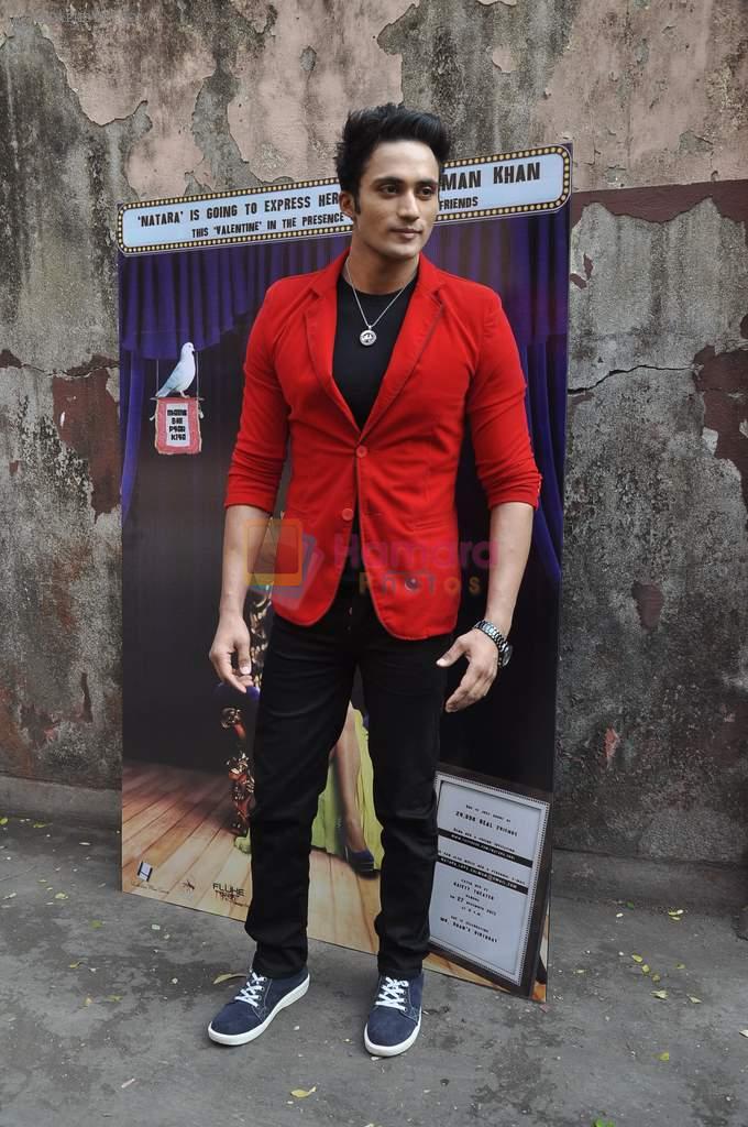 Salman Khan's fans dedicate a movie on him in Bandra, Mumbai on 27th Dec 2013