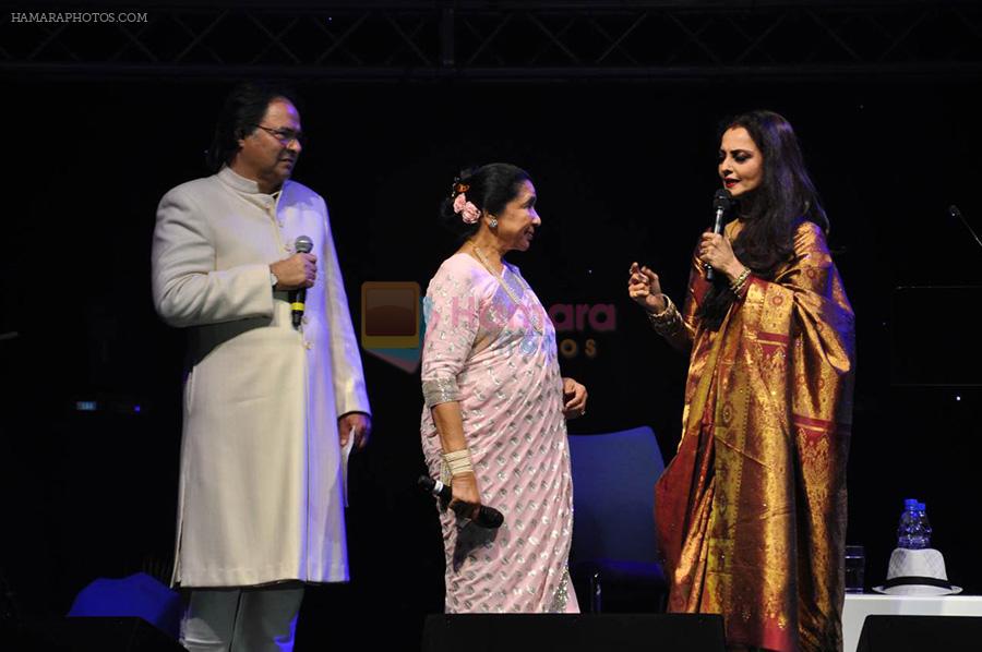 Farooq Shaikh's last media appearance with Rekha and Asha Bhosle in Dubai on 28th Dec 2013