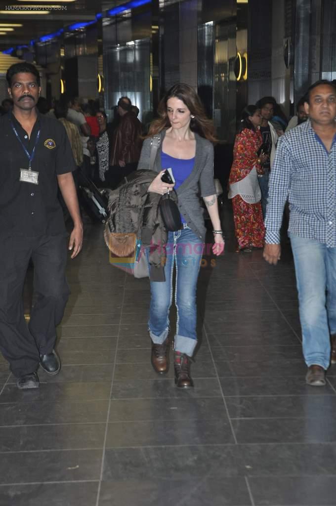 Suzanne Khan Snapped at the Airport in Mumbai on 7th Jan 2014