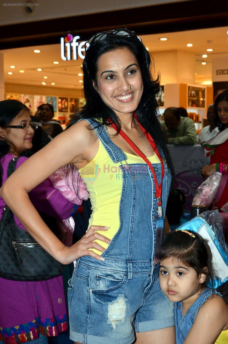 Kamya Panjabi at Barbie event in Mumbai on 8th Jan 2014