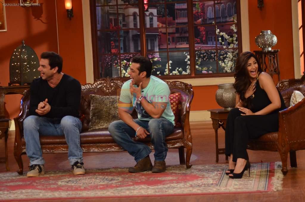 Salman Khan, Daisy Shah, Sohail Khan on the sets of Comedy Nights with Kapil in Filmcity, Mumbai on 9th Jan 2014