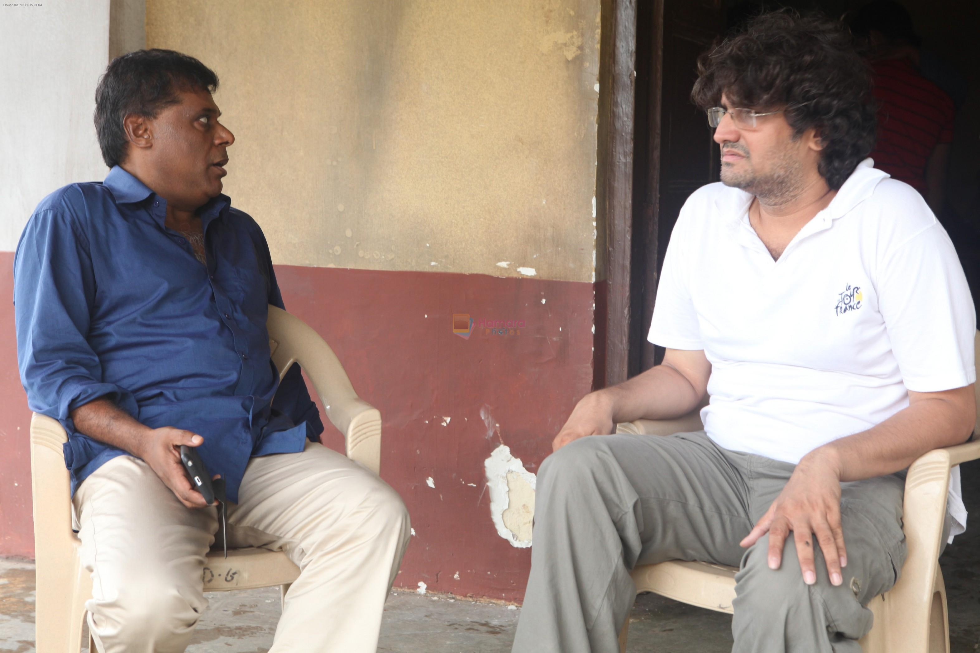 Ashish Vidyarthi with Manish Gupta on sets of Rahasya