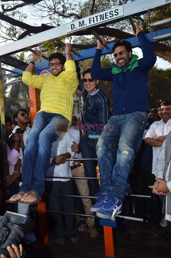 Akshay Kumar, Aditya Thackeray, Dino Morea at the launch of DM fitness in Worli, Mumbai on 11th Jan 2014