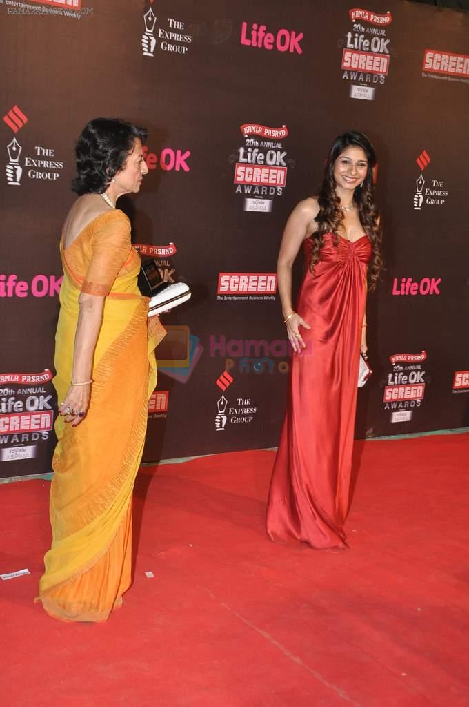 Tanisha Mukherjee, Tanuja at 20th Annual Life OK Screen Awards in Mumbai on 14th Jan 2014