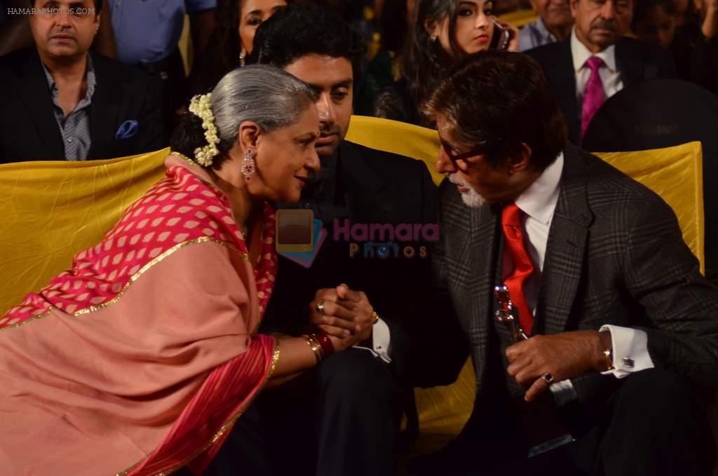 Jaya, Abhishek and Amitabh Bachchan at 20th Annual Life OK Screen Awards in Mumbai on 14th Jan 2014