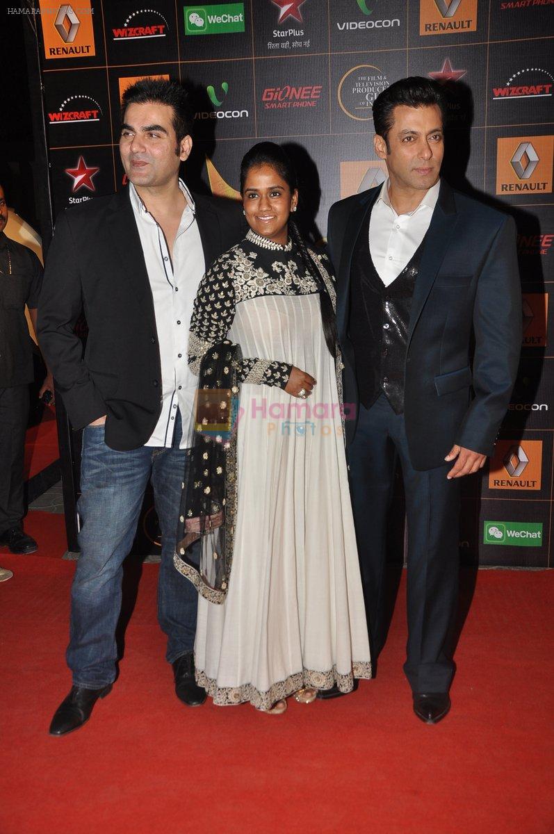 Salman Khan, Arbaaz Khan, Arpita Khan at The Renault Star Guild Awards Ceremony in NSCI, Mumbai on 16th Jan 2014