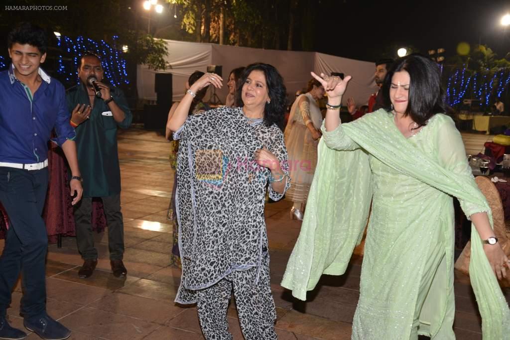 Kunika at Roopa Vohra's Lohri in Mumbai on 16th Jan 2014