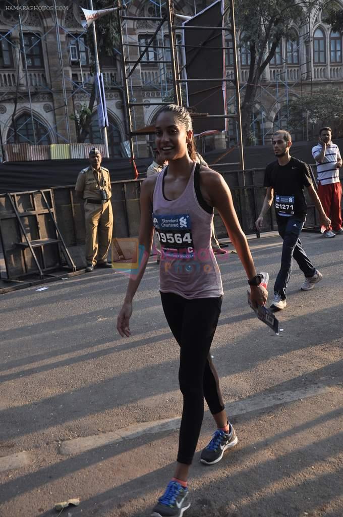 Lisa Haydon at Standard Chartered Marathon in Mumbai on 19th Jan 2014