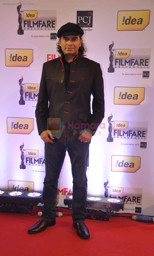 Mohit Chauhan walked the Red Carpet at the 59th Idea Filmfare Awards 2013 at Yash Raj
