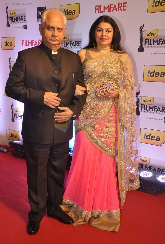 Ramesh & Kiran Sippy walked the Red Carpet at the 59th Idea Filmfare Awards 2013 at Yash Raj