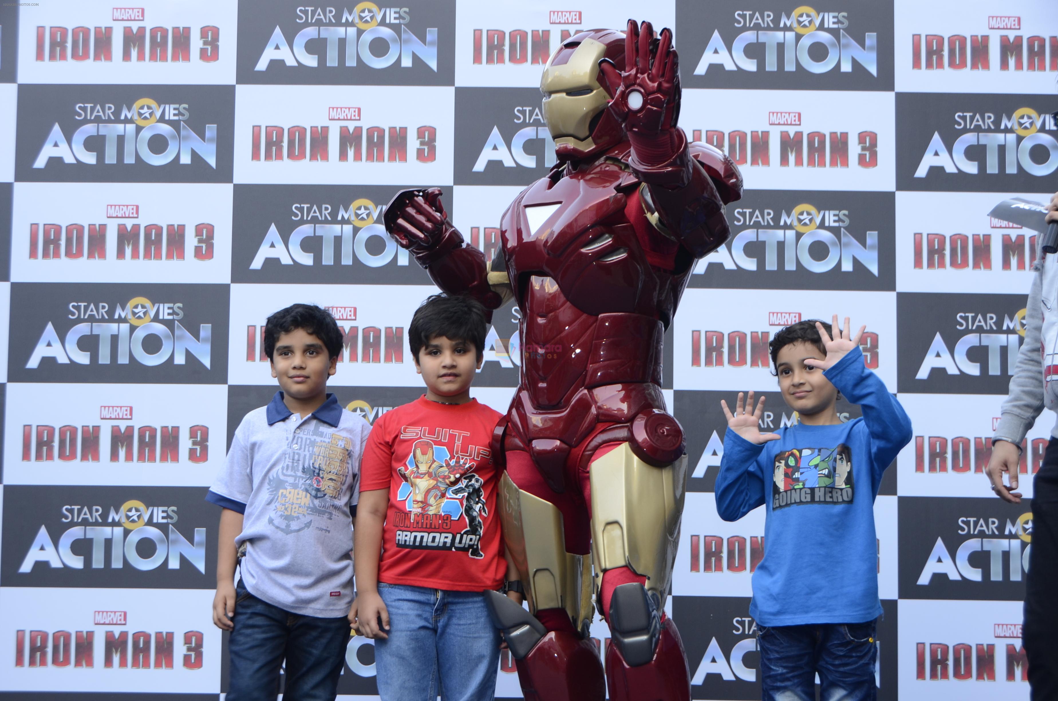 Sonu Nigam's Son visits Iron Man in Mumbai on 24th Jan 2014