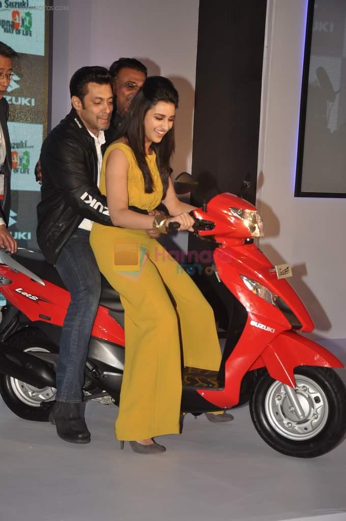 Salman Khan, Parineeti Chopra at Suzuki bike launch in Taj Land's End, Mumbai on 27th Jan 2014