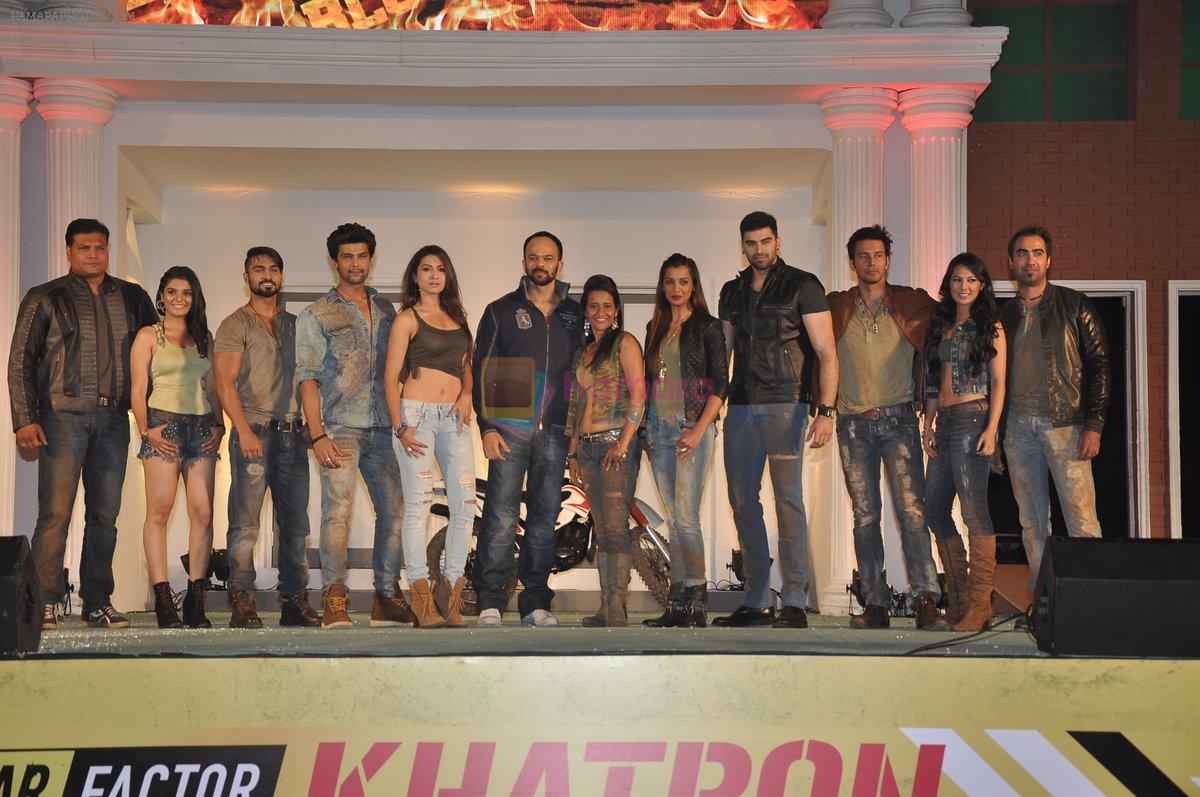 Rohit Shetty, Mugdha Godse, Nikitin Dheer, Mugdha Godse, Nikitin Dheer, Rajneesh Duggal, Ranveer Shorey, Dayanand Shetty at the Launch of Khatron Ke Khiladi in Mumbai on 31st Jan 2014