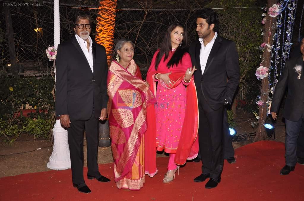 Amitabh bachchan, Jaya Bachchan, Aishwarya Bachchan, Abhishek Bachchan at Ahana Deol's Wedding Reception in Mumbai on 2nd Feb 2014