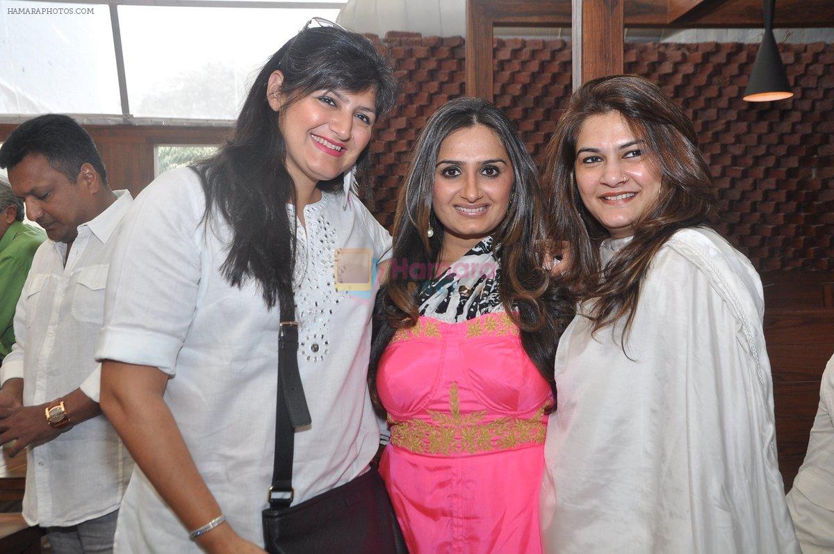 at Naved jaffrey surprise birthday bash hosted by wife Sayeeda Jaffrey in Mangii Cafe, Mumbai on 3rd Feb 2014